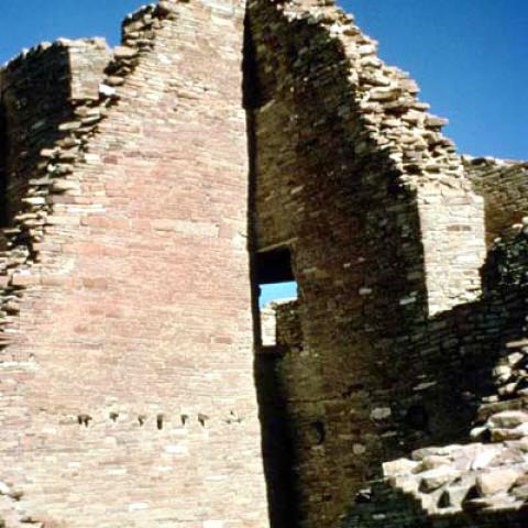 A possible solstitial window alignment at Pueblo Bonito